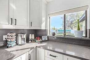 5BR Resort-style Oasis 2 Primary s Cabana Gameroom