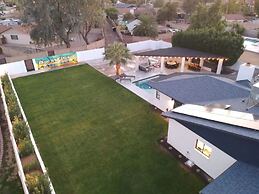 5BR Resort-style Oasis 2 Primary s Cabana Gameroom