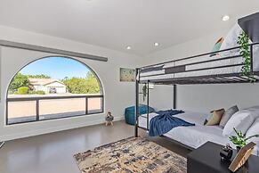 5BR Resort-style Oasis 2 Primary s Cabana Gameroom