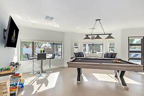 5BR Resort-style Oasis 2 Primary s Cabana Gameroom