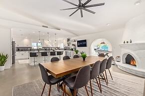 5BR Resort-style Oasis 2 Primary s Cabana Gameroom