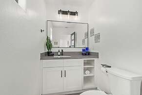 5BR Resort-style Oasis 2 Primary s Cabana Gameroom