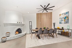 5BR Resort-style Oasis 2 Primary s Cabana Gameroom