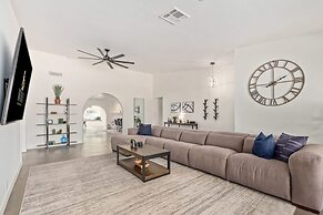 5BR Resort-style Oasis 2 Primary s Cabana Gameroom