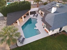 5BR Resort-style Oasis 2 Primary s Cabana Gameroom