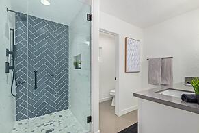 5BR Resort-style Oasis 2 Primary s Cabana Gameroom