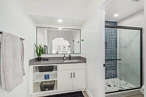 5BR Resort-style Oasis 2 Primary s Cabana Gameroom