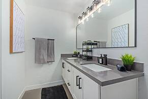 5BR Resort-style Oasis 2 Primary s Cabana Gameroom