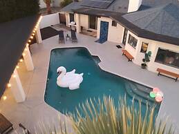 5BR Resort-style Oasis 2 Primary s Cabana Gameroom