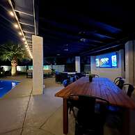 5BR Resort-style Oasis 2 Primary s Cabana Gameroom