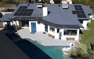 5BR Resort-style Oasis 2 Primary s Cabana Gameroom