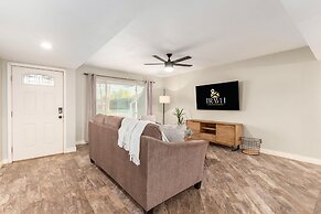 Obispo Modern Oasis With Heated Pool and BBQ