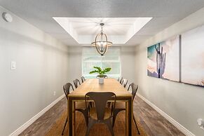 Obispo Modern Oasis With Heated Pool and BBQ