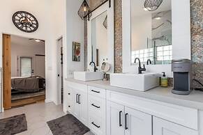 Sunburst Estate Htd Pool Putt Grn Sleeps 14