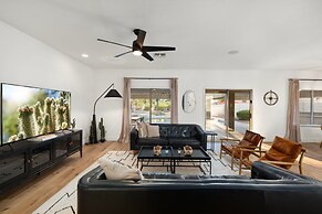 The Cardinal Walk to Stadium Pool Spa Sportcourt