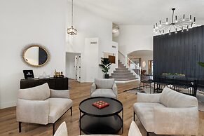 The Cardinal Walk to Stadium Pool Spa Sportcourt