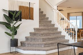 The Cardinal Walk to Stadium Pool Spa Sportcourt