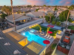 The Cardinal Walk to Stadium Pool Spa Sportcourt