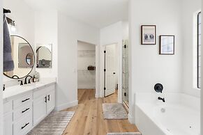 The Cardinal Walk to Stadium Pool Spa Sportcourt