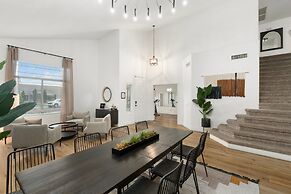 The Cardinal Walk to Stadium Pool Spa Sportcourt