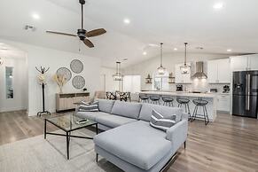 5BR Citrus Estate Sleeps 13 Free Htd Pool Gameroom