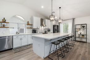 5BR Citrus Estate Sleeps 13 Free Htd Pool Gameroom