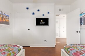 Northview Mid-century Escape Pool Firepit Bocce