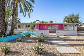 Northview Mid-century Escape Pool Firepit Bocce