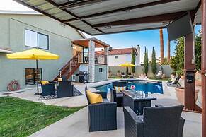 Princess Retreat Private Pool Firepit Sleeps 12