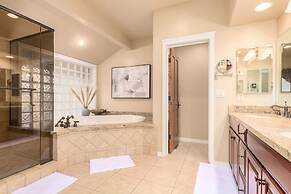 Amberwood Estate w 5 Showers Spa Mtn Views