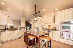 Amberwood Estate w 5 Showers Spa Mtn Views