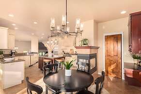 Amberwood Estate w 5 Showers Spa Mtn Views