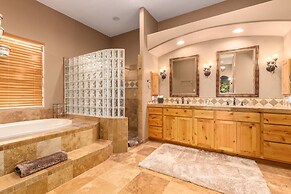 Desert Foothils Rustic Resort Oasis w Pool Spa