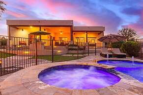 Desert Foothils Rustic Resort Oasis w Pool Spa