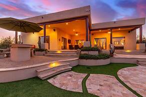 Desert Foothils Rustic Resort Oasis w Pool Spa