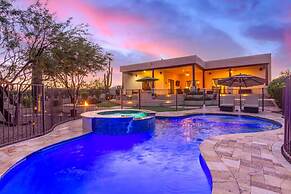 Desert Foothils Rustic Resort Oasis w Pool Spa