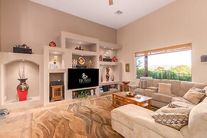 Desert Foothils Rustic Resort Oasis w Pool Spa