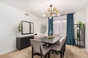 Tiki Paradise w Htd Pool Putt Grn Tiki Bar