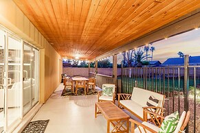 Tiki Paradise w Htd Pool Putt Grn Tiki Bar