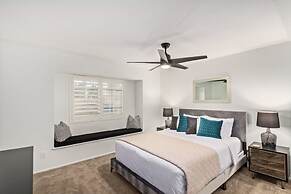 Tiki Paradise w Htd Pool Putt Grn Tiki Bar