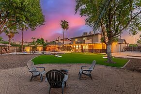 Tiki Paradise w Htd Pool Putt Grn Tiki Bar