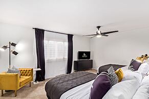 Tiki Paradise w Htd Pool Putt Grn Tiki Bar