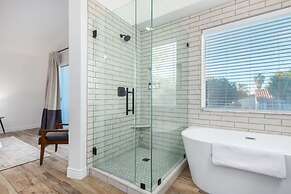 Modern Mesa Oasis Free Heated Pool Al-fresco Living