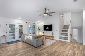 Modern Mesa Oasis Free Heated Pool Al-fresco Living