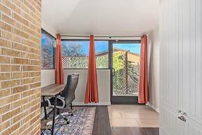 Cozy SW Casa 5 Mins to DT PHX Sleeps 6