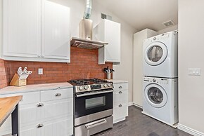 Cozy SW Casa 5 Mins to DT PHX Sleeps 6