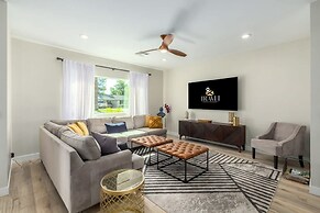 Modern Arcadia Estate Htd Pool Bikes Chef Kitchen