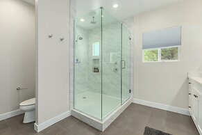 Modern Arcadia Estate Htd Pool Bikes Chef Kitchen