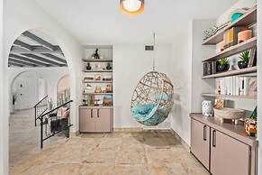 Historic Desert Rose Estate Pool Sauna Sleeps 12