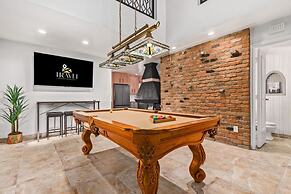 Historic Desert Rose Estate Pool Sauna Sleeps 12